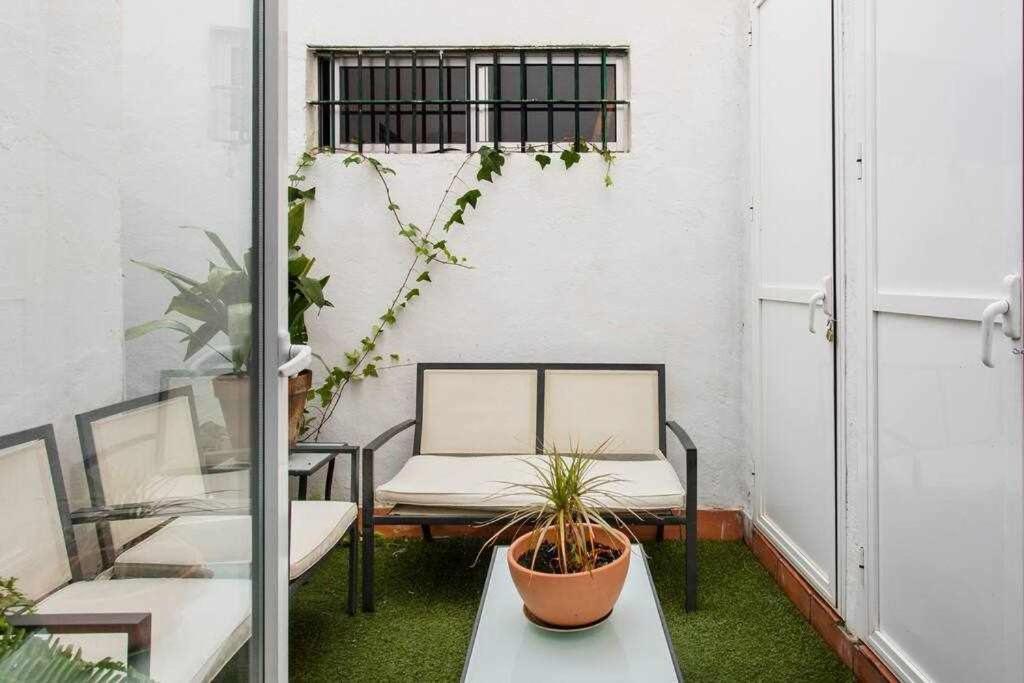 Lujoso Apartamento Con Patio En Triana Sevilla Extérieur photo