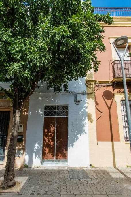 Lujoso Apartamento Con Patio En Triana Sevilla Extérieur photo